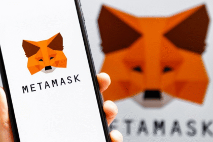 "MetaMask Sparks Token Airdrop Buzz with Latest Domain Registrations"