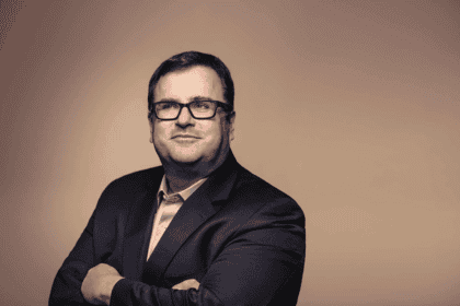 Reid Hoffman predicts NFTs' resurgence driven by AI trends.