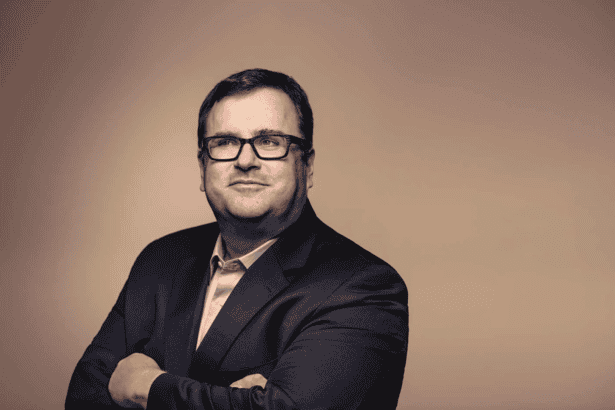 Reid Hoffman predicts NFTs' resurgence driven by AI trends.