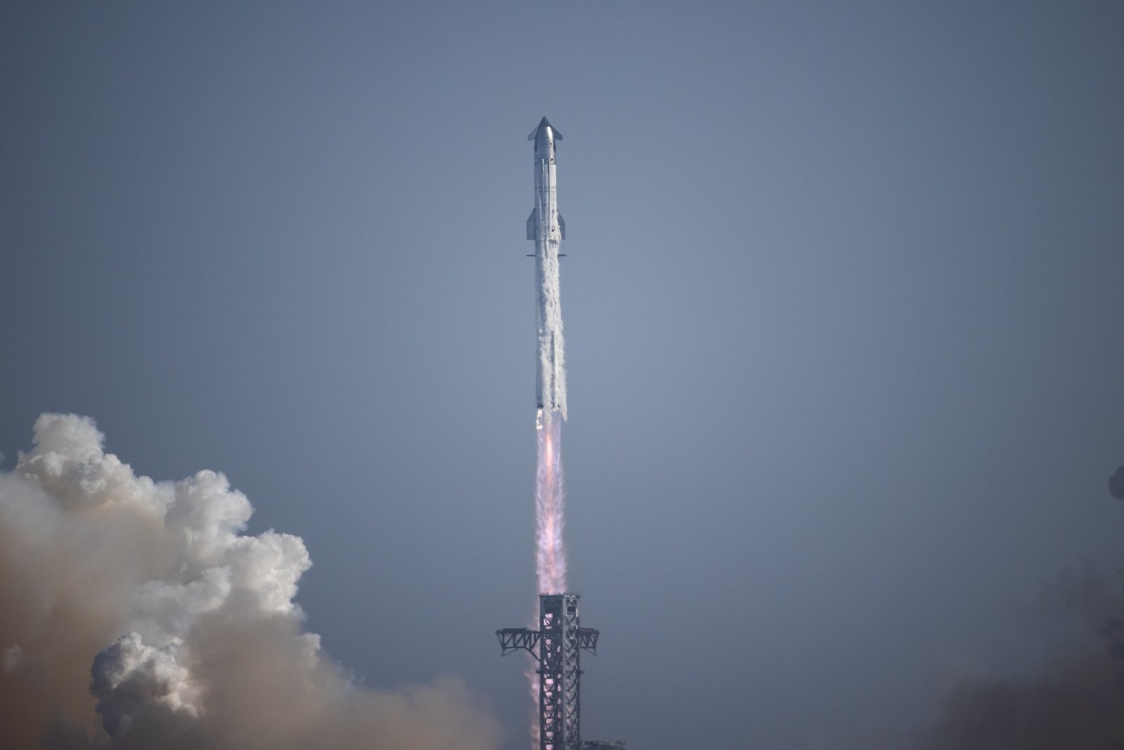 SpaceX finally got a Starship back in one piece, and the booster still blew it