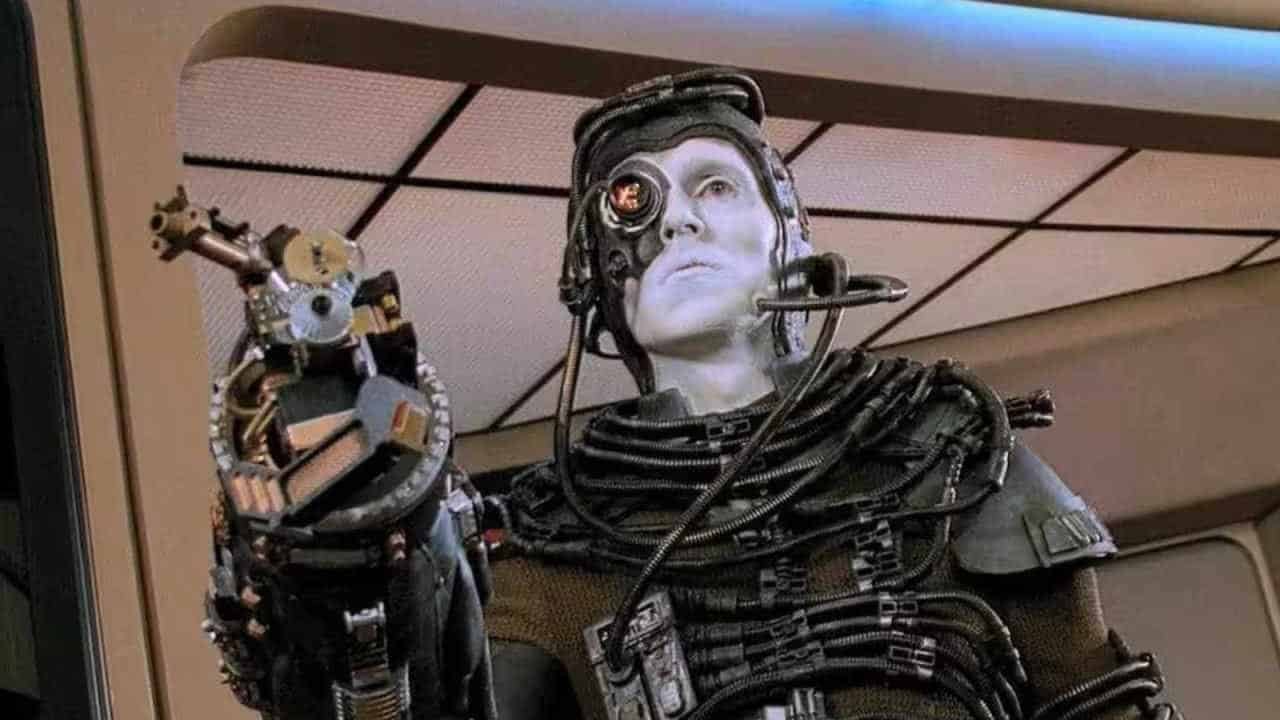 A borg pointing its weapon in Star Trek: The Next Generation.