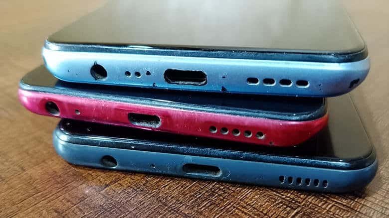 A pile of old Android smartphones.