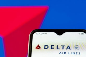DEF CON crowd suspected in fake Wi-Fi hotspot attack on Delta flight 591