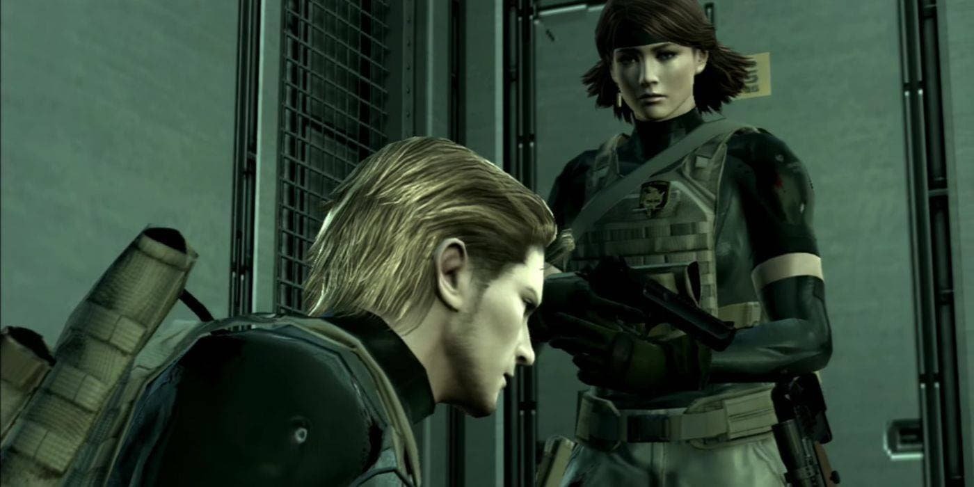 Johnny and Meryl talk in a cutscene during an action sequence in Metal Gear Solid 4