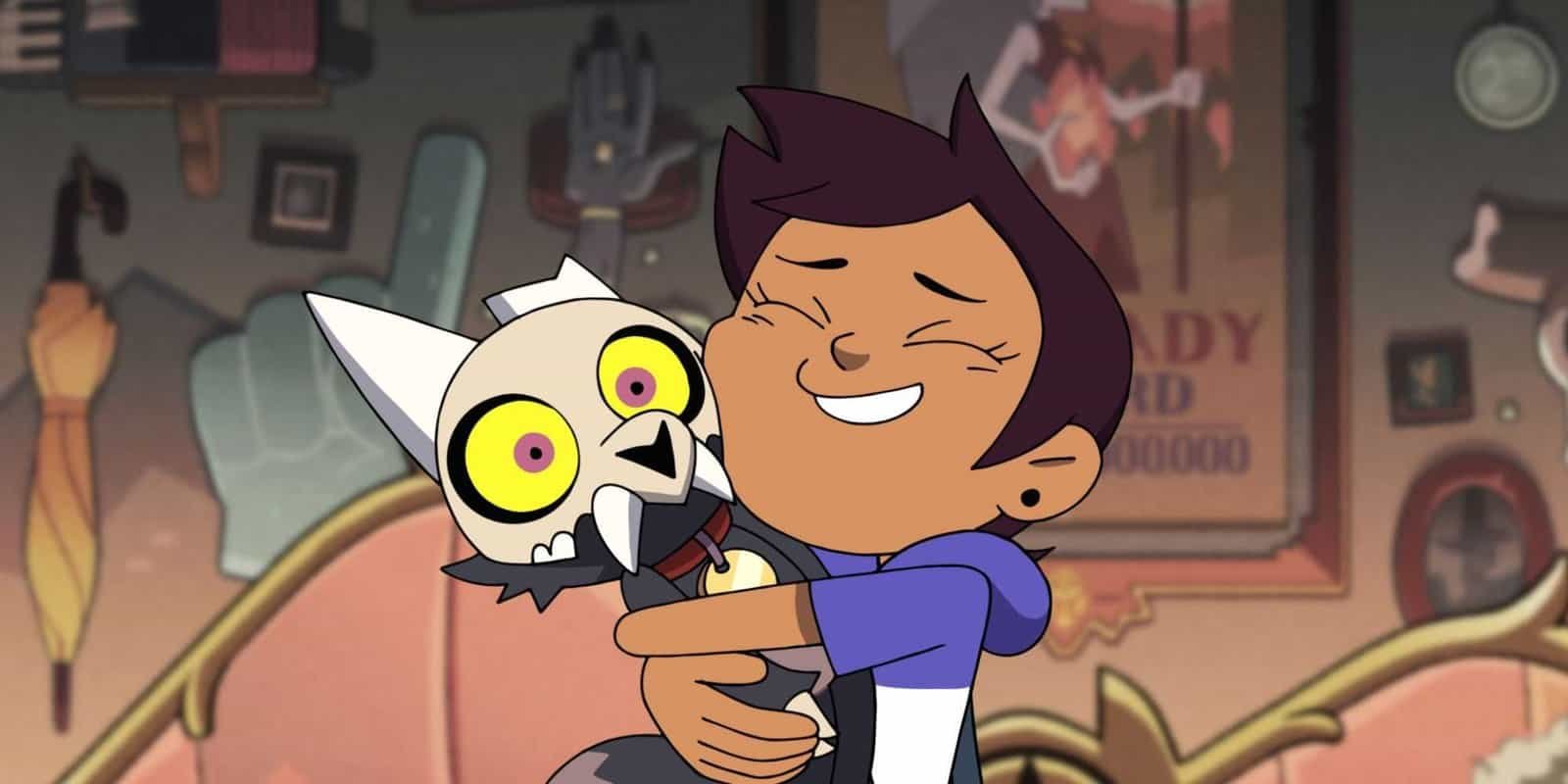 Luz hugging King Clawthorne in The Owl House