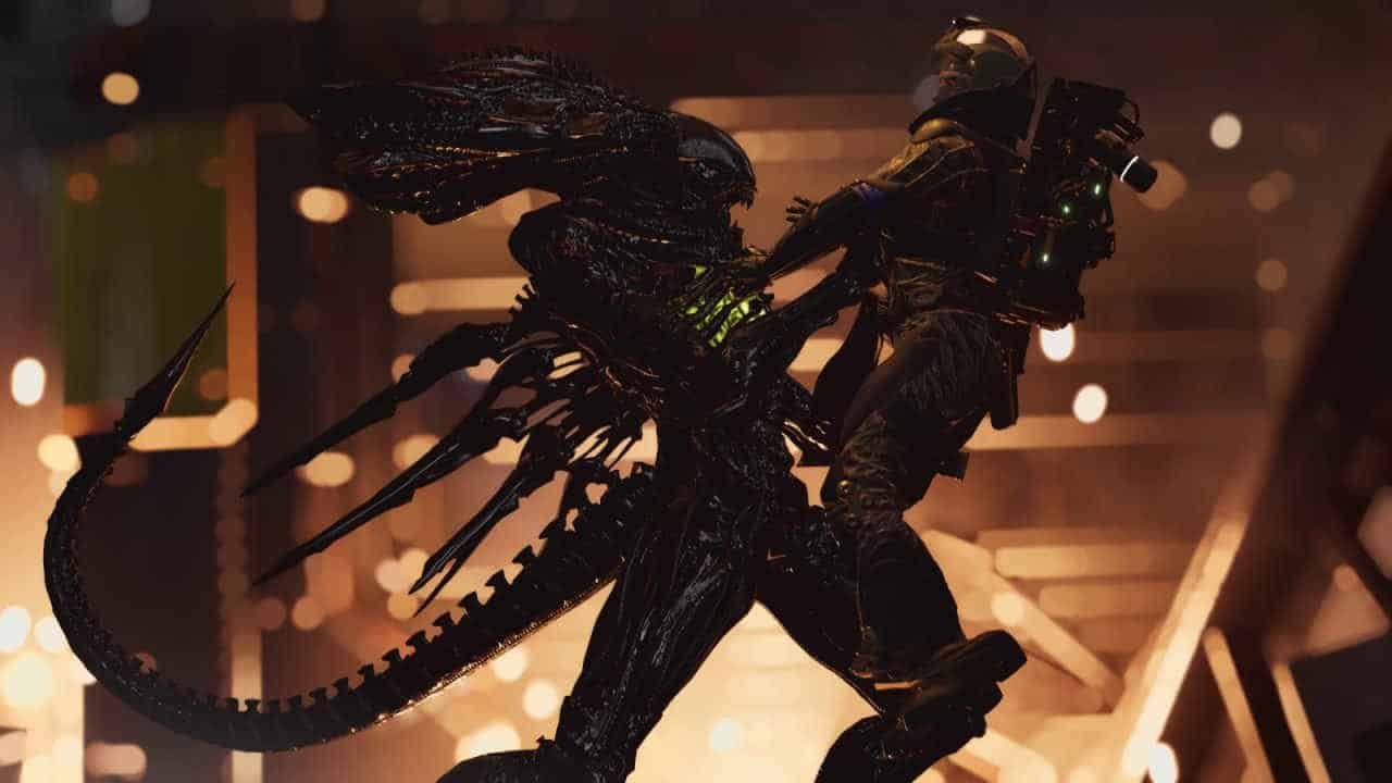 A powerful Xenomorph grabs a player in Aliens: Fireteam Elite 2