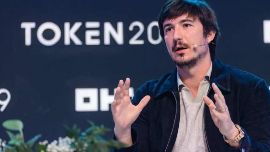 Robinhood promises redemptions and voting for stock tokens after AMC pushback