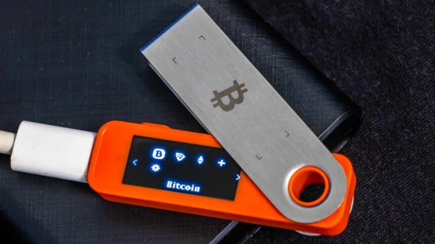 What a cold wallet is and how it actually keeps your keys safe